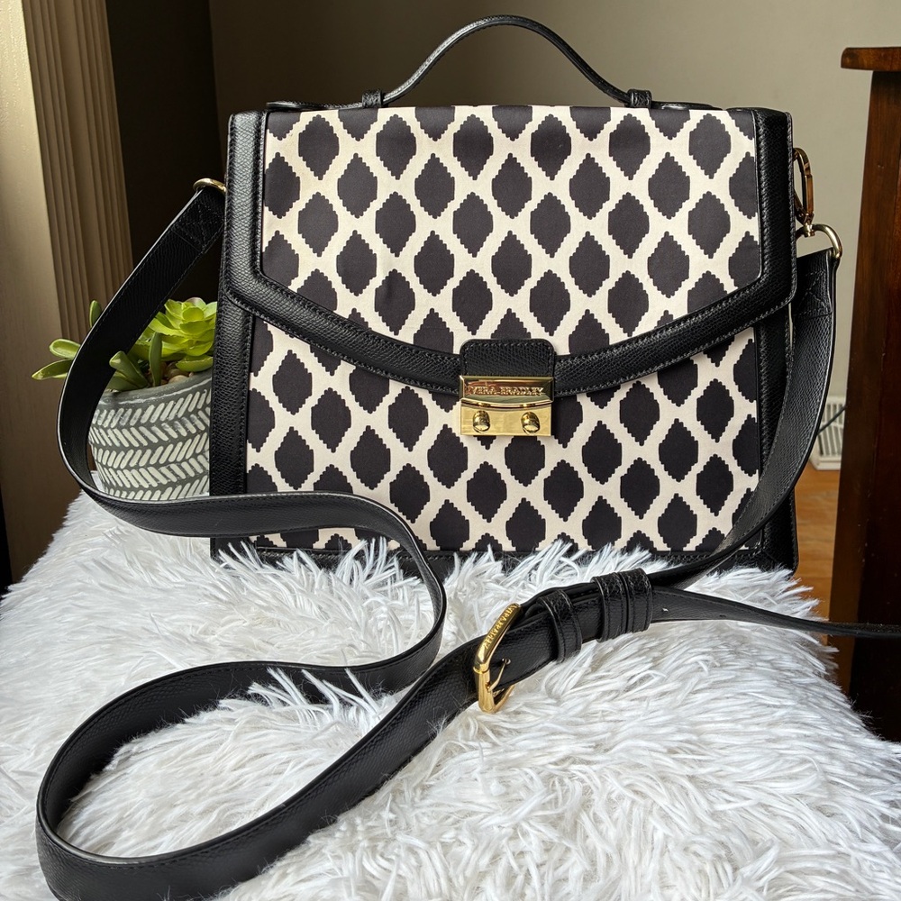 Vera Bradley Changed it Up Crossbody Ikat Spot 🖤 - Picture 4 of 14